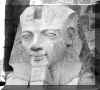 Louxor - statue Ramses entree.jpg (85278 octets)